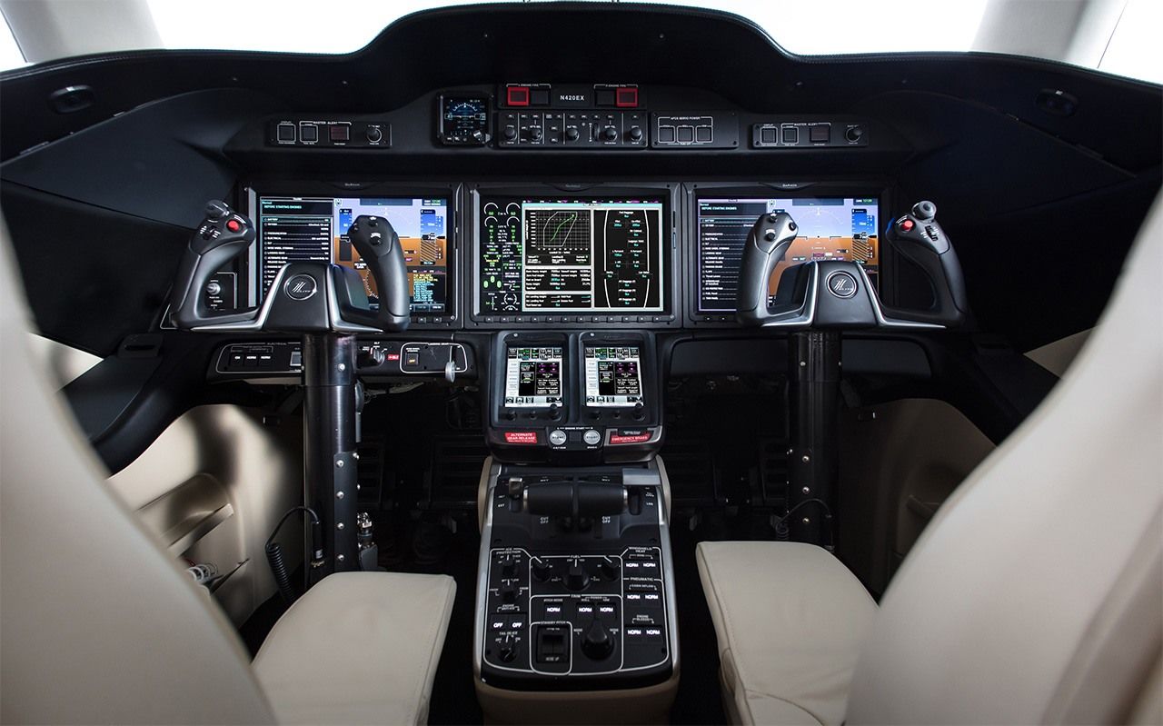 HondaJet cockpit